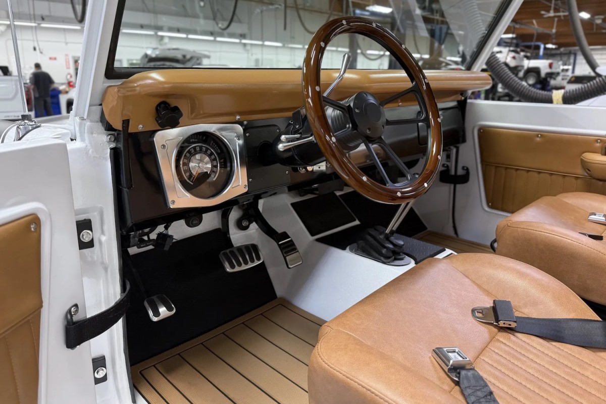 Ford Bronco Restomod - Interior