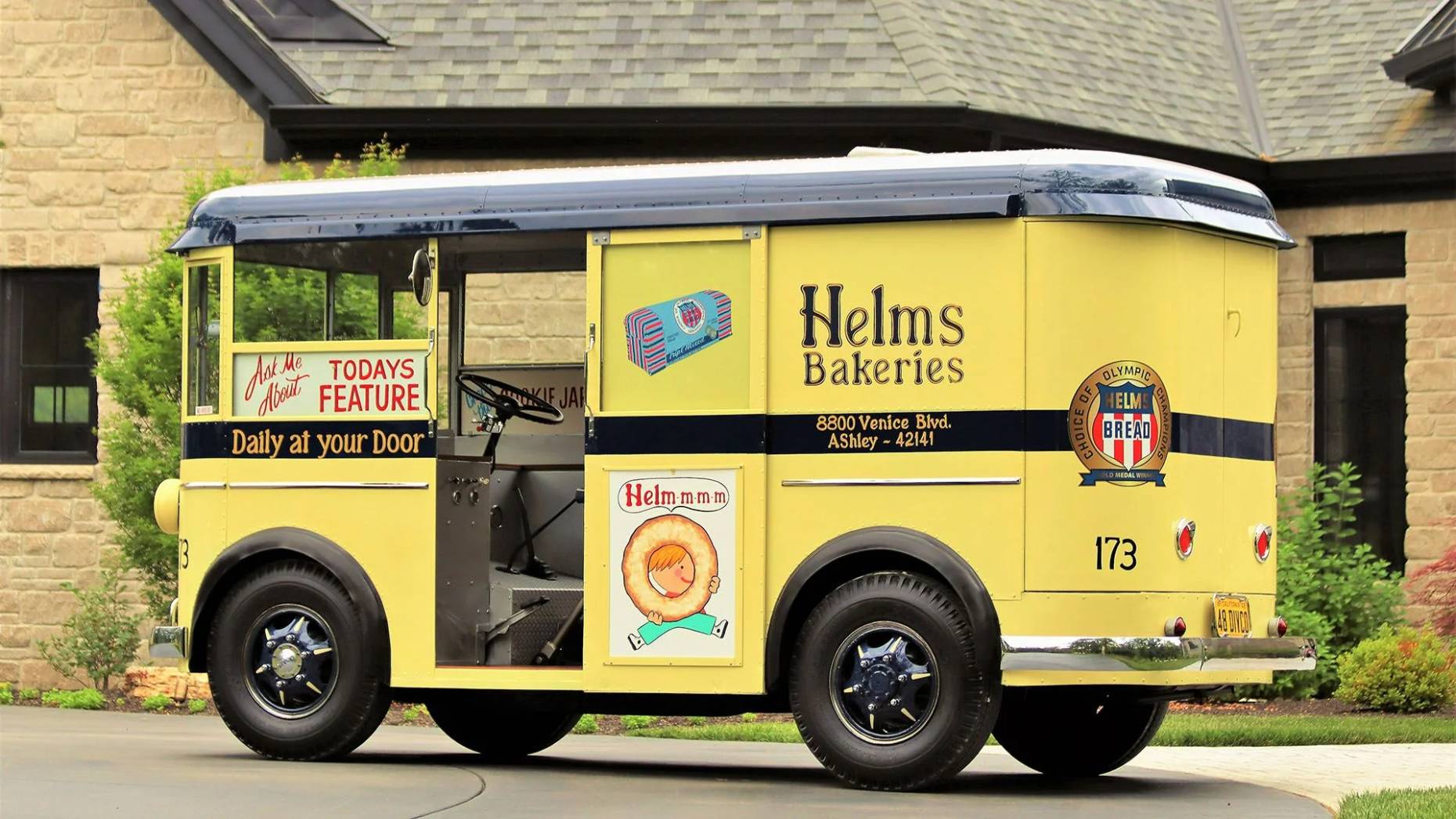 Left rear 3q view of a 1948 DIVCO Delivery Unit in Helms Bakeries livery