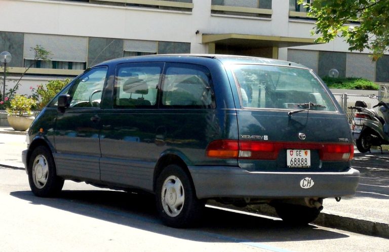 Toyota Previa 1991 : la fourgonnette qui a marqué les esprits