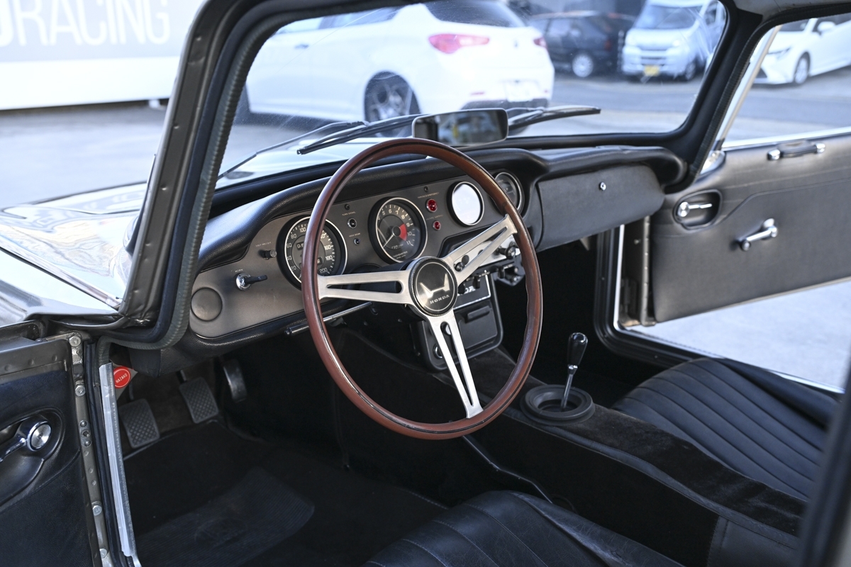  Este pequeno carro esportivo Honda se sente como uma motocicleta sobre quatro rodas