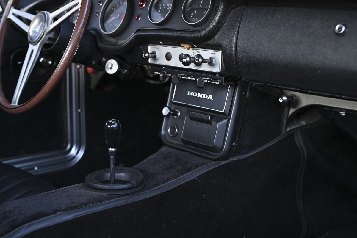  Este pequeno carro esportivo Honda se sente como uma motocicleta sobre quatro rodas