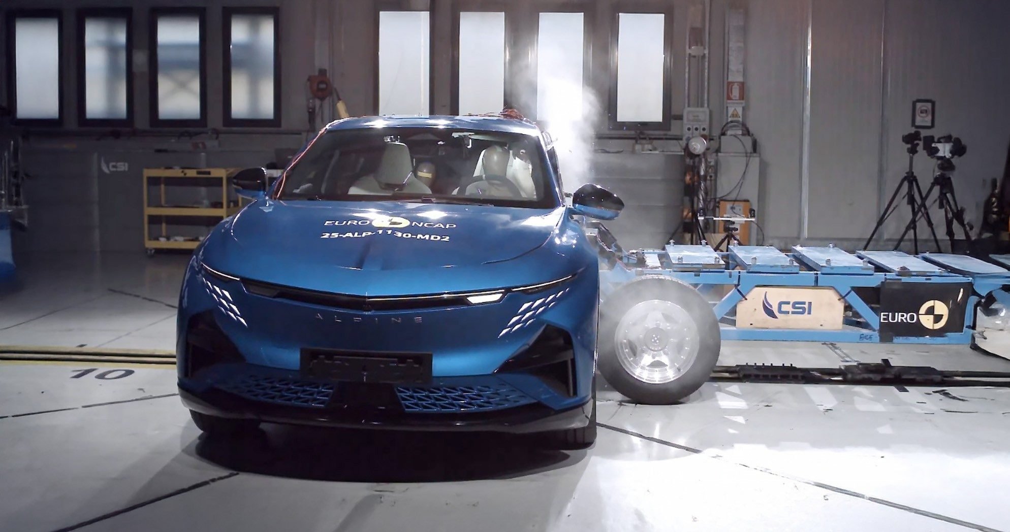 Renault et Alpine en difficulté : la sécurité des Clio 6 et A390 sous la loupe