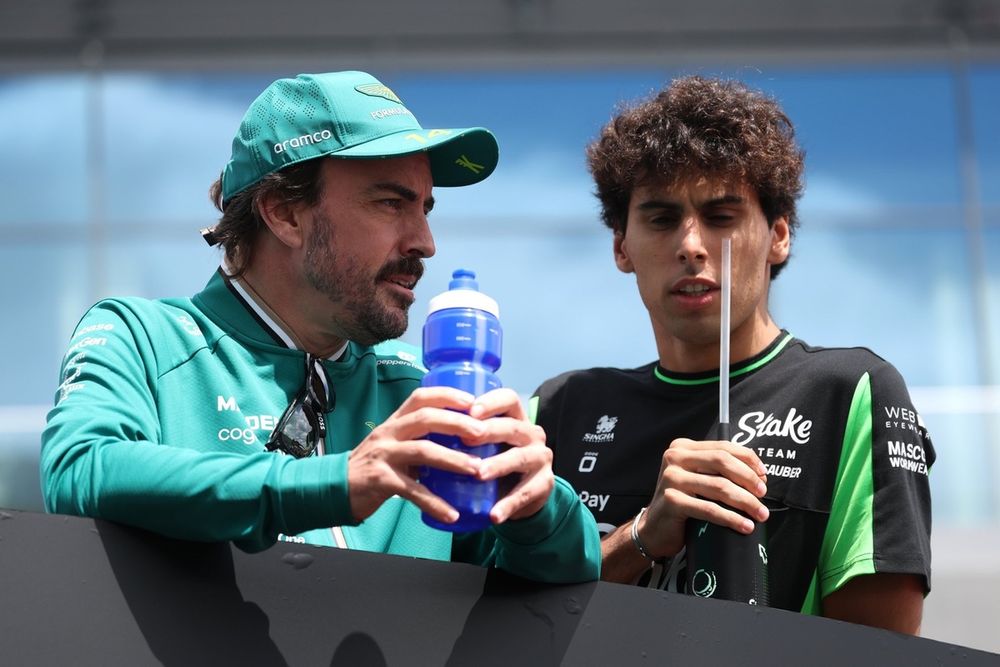 Fernando Alonso i jego podopieczny Gabriel Bortoleto.