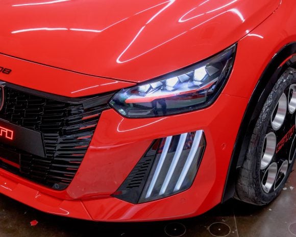 标致208 E-GTI将在2026年上路。它也不应该是最后一款佩戴这个著名徽章的车型！ &copy; Bernard Rouffignac