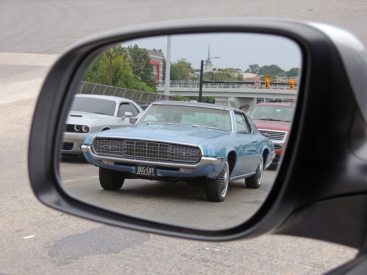 Trésors de la Route : Une Rétrospective sur des Trouvailles Automobiles Inattendues