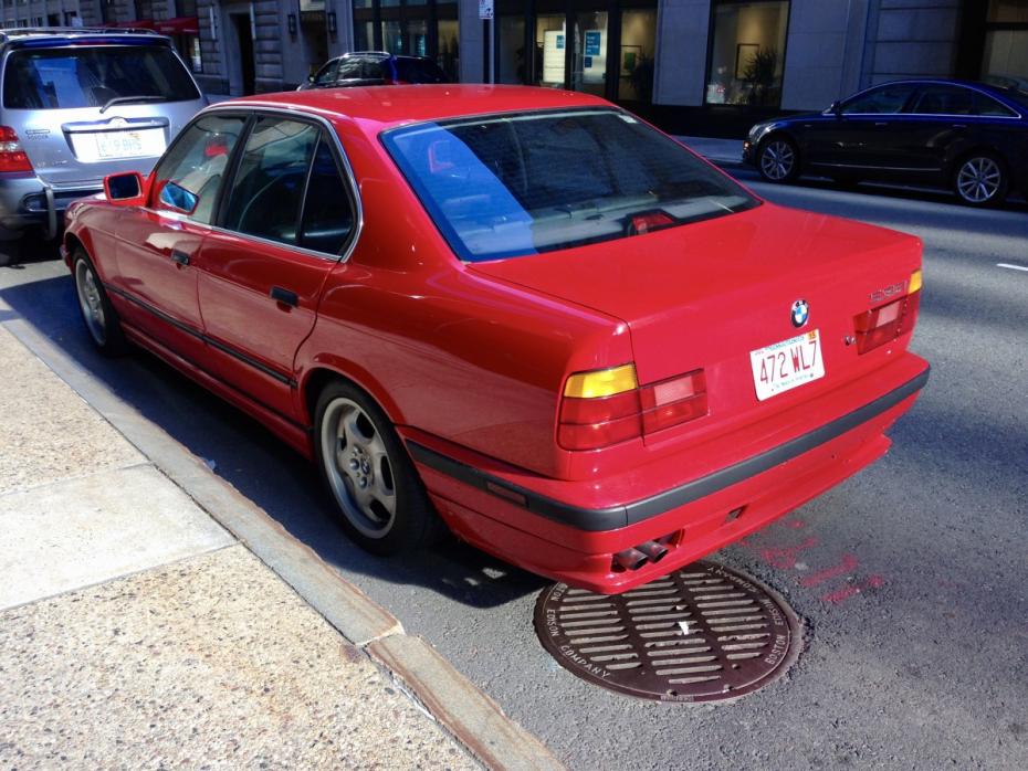 La BMW 525i E34 : Un sogno rosso degli anni '90