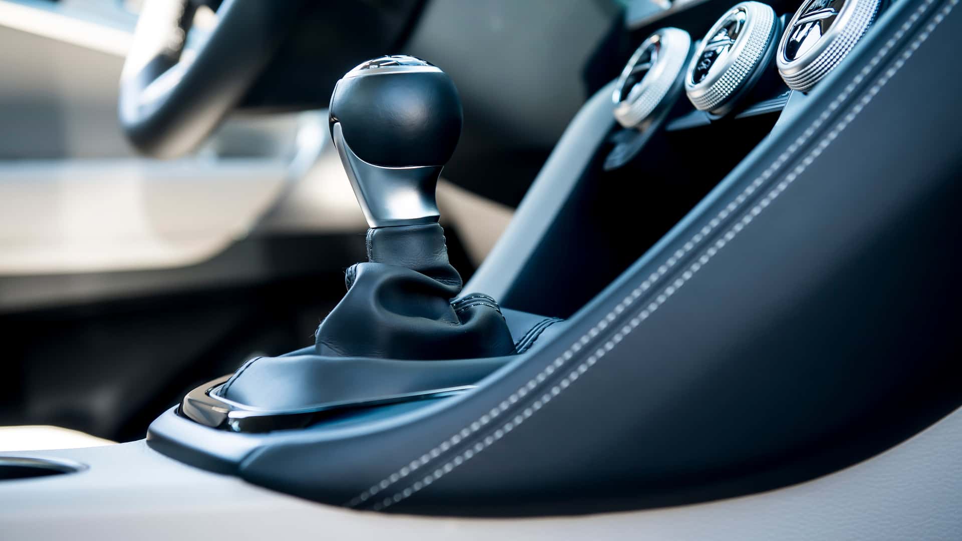 2019 Genesis G70 avec transmission manuelle &agrave; six vitesses