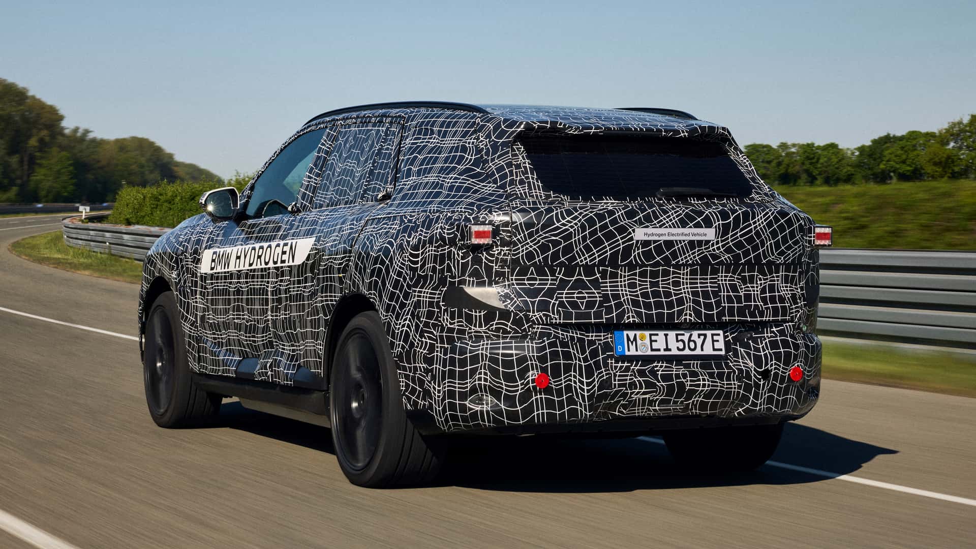 El BMW X5 se aventura audazmente hacia la energ&iacute;a el&eacute;ctrica e hidr&oacute;geno