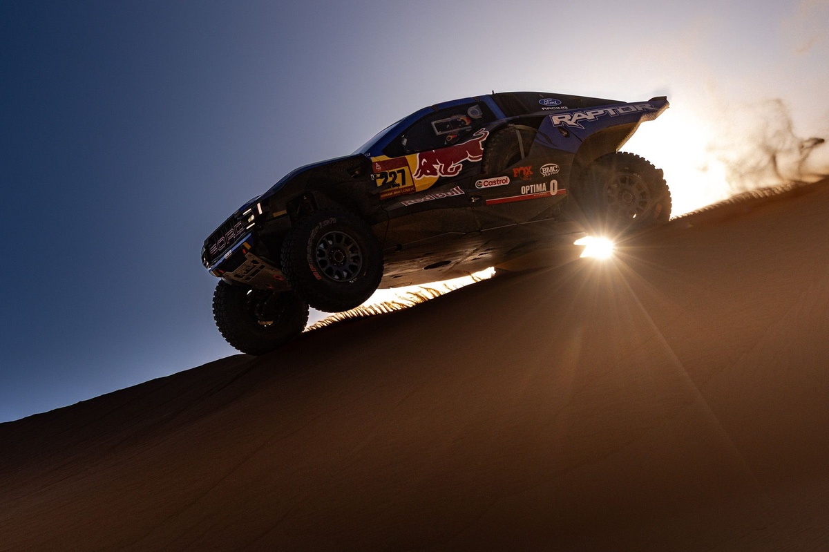 Dakar 2026 : Roma resserre l’étreinte sur Al-Attiyah, Loeb s’invite sur le podium