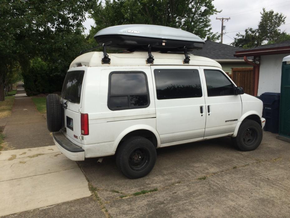 Chevrolet Astro Van: Компактный фургон, который возвращает жизнь оверлендингу.