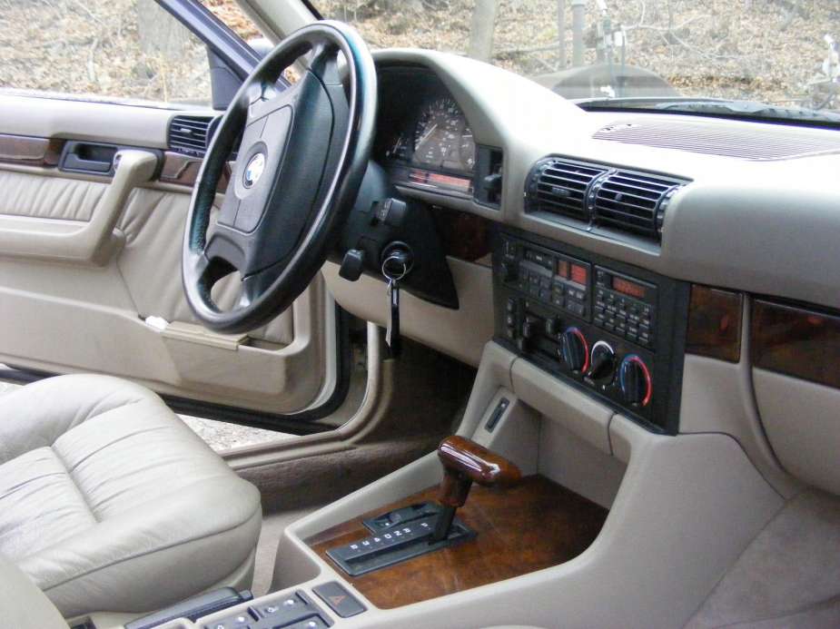 La BMW 525i E34 : Un sogno rosso degli anni '90