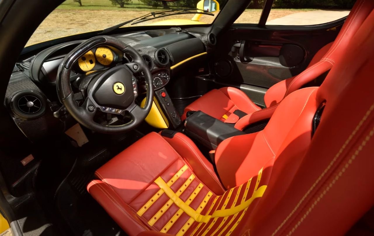 فيراري إنزو صفراء تحطم سجلات المزادات بسعر 17.9 مليون دولار