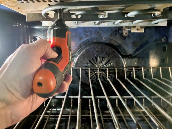 The Nostalgia of the Past: Reflections on the Happiness of New Cars