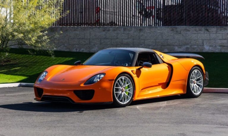 Porsche 918 Spyder atteint un prix record aux enchères de 6,05 millions de…