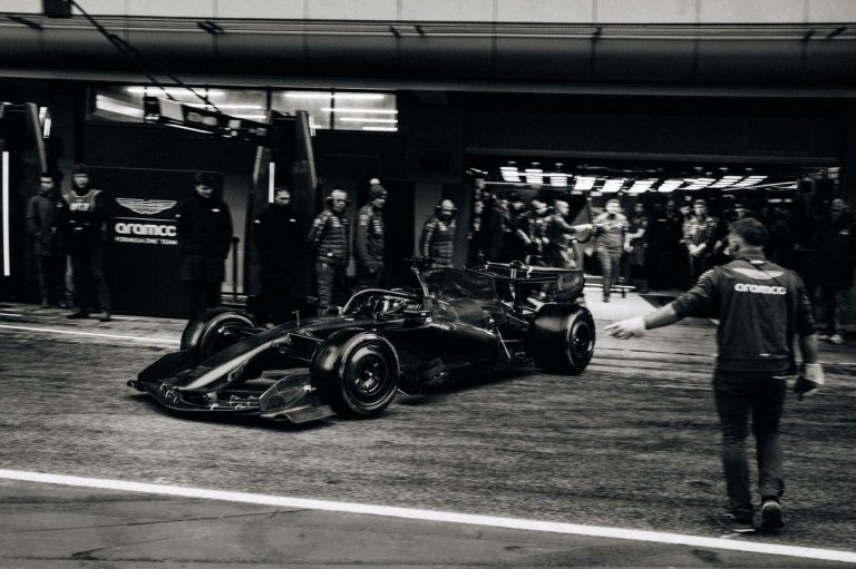 Aston Martin fait ses débuts en Formule 1 avec l’AMR26