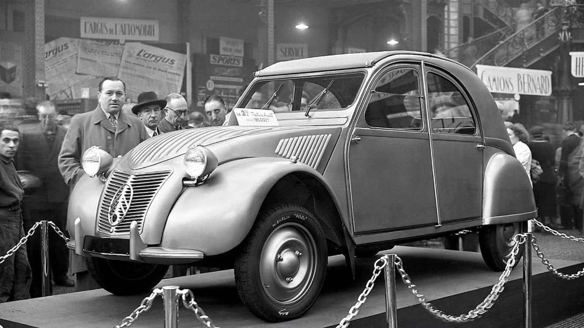 Citroen 2CV - la pr&eacute;sentation en 1948 (1)