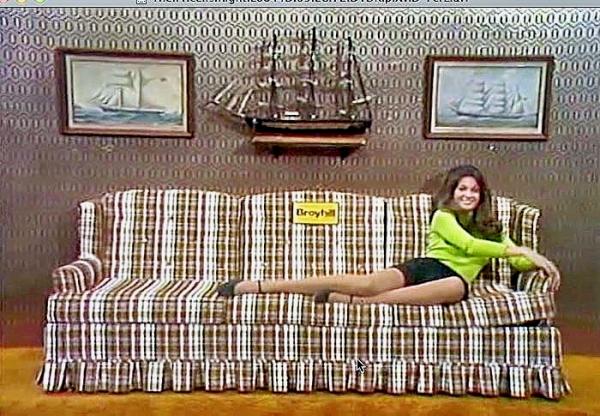 The Nostalgia of the Past: Reflections on the Happiness of New Cars