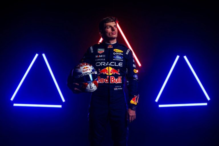 Max Verstappen dévoile son casque 2026 avec un nouveau numéro audacieux