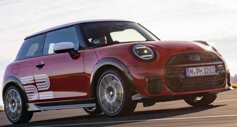 Mini John Cooper Works 1965 Victory Edition : un hommage nostalgique ou un coup de génie ?
