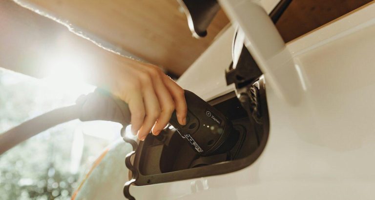 Xiaomi SU7 : la berline électrique qui fait trembler les géants européens