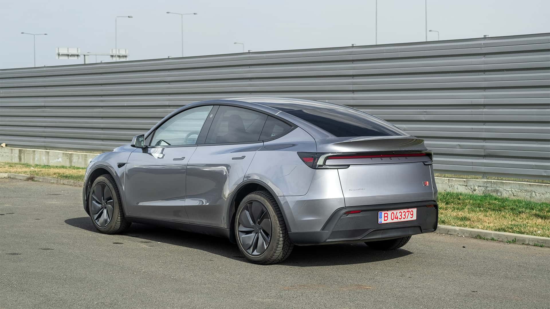 Tesla запускает Grok: революционный ИИ в европейских автомобилях