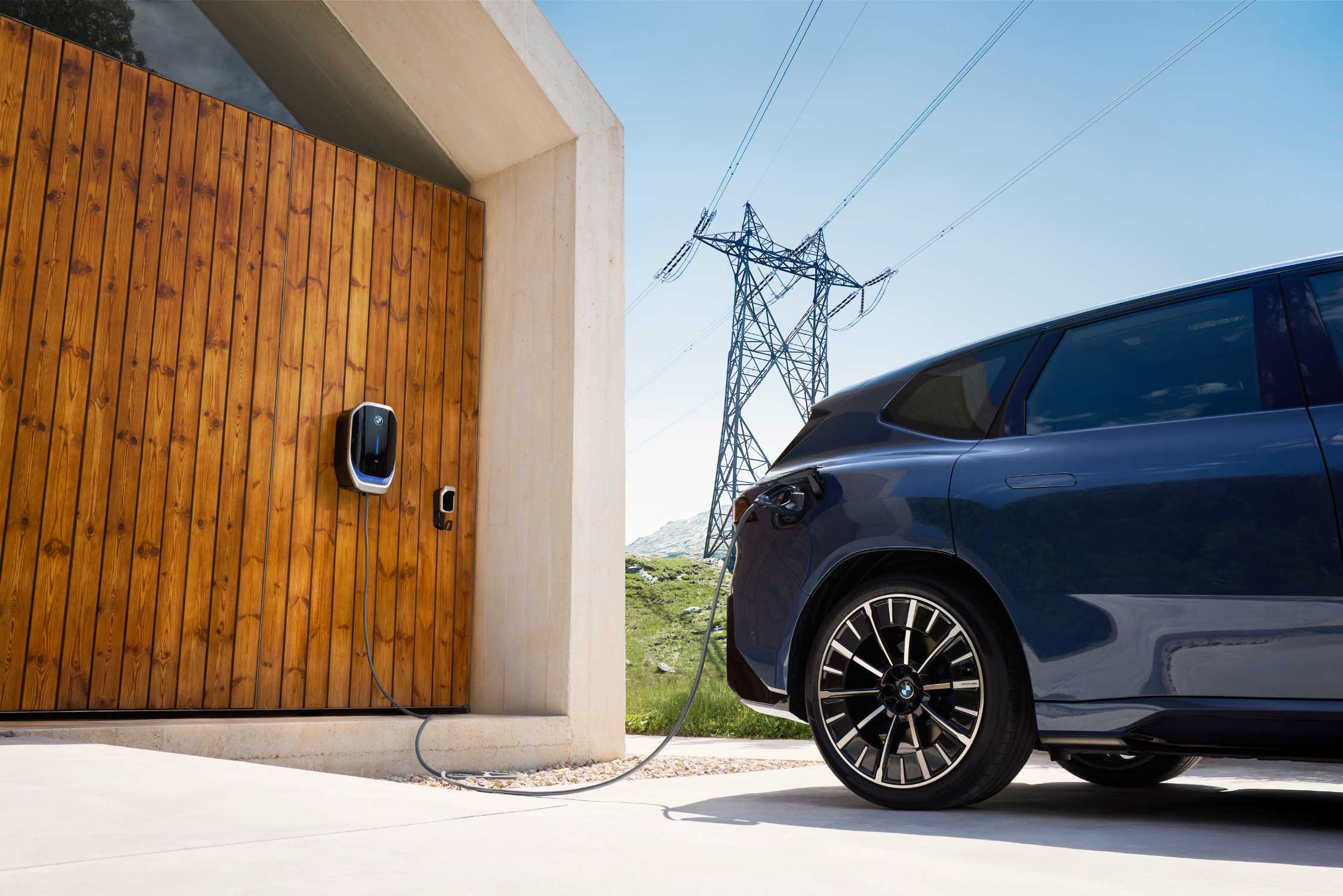 BMW and E.ON Launch Germany's First Bidirectional Vehicle-to-Grid Charging Service
