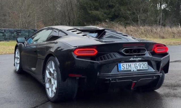 L'échappement de rechange transforme la bande sonore de la Lamborghini Tem…