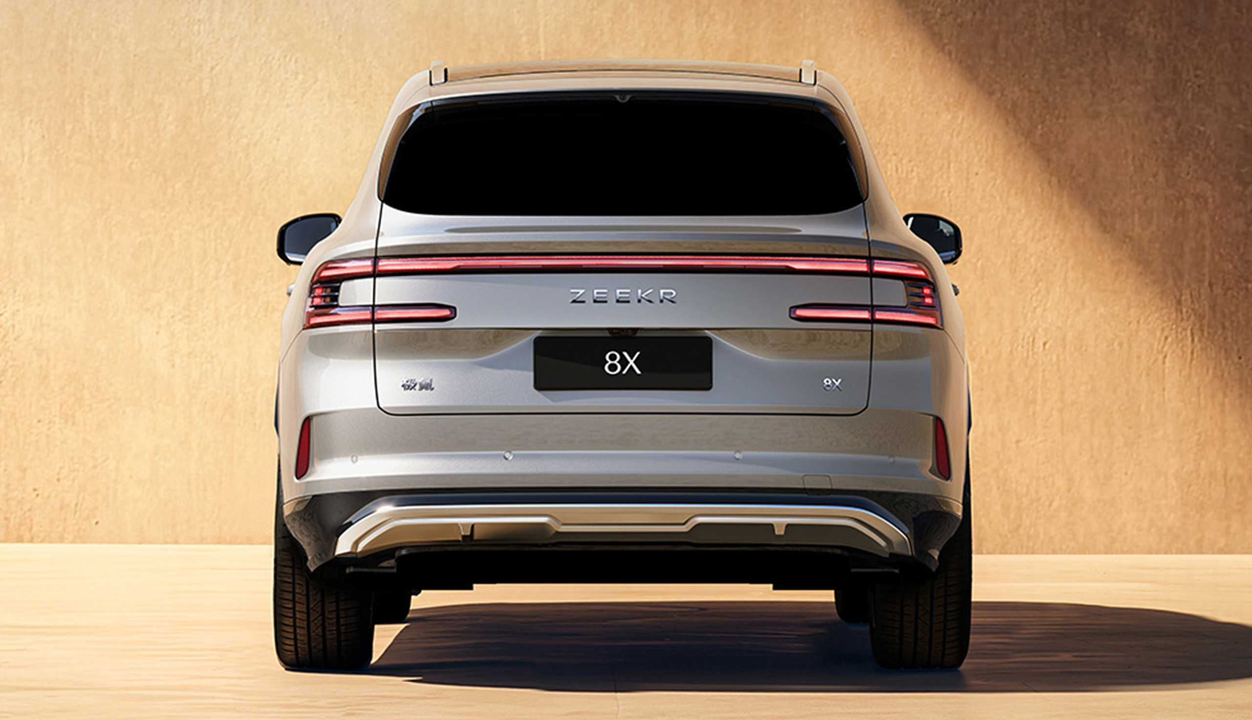  Zeekr&rsquo;s New SUV Looks Like A Rolls, Hits Like A Hypercar, And Still Burns Gas