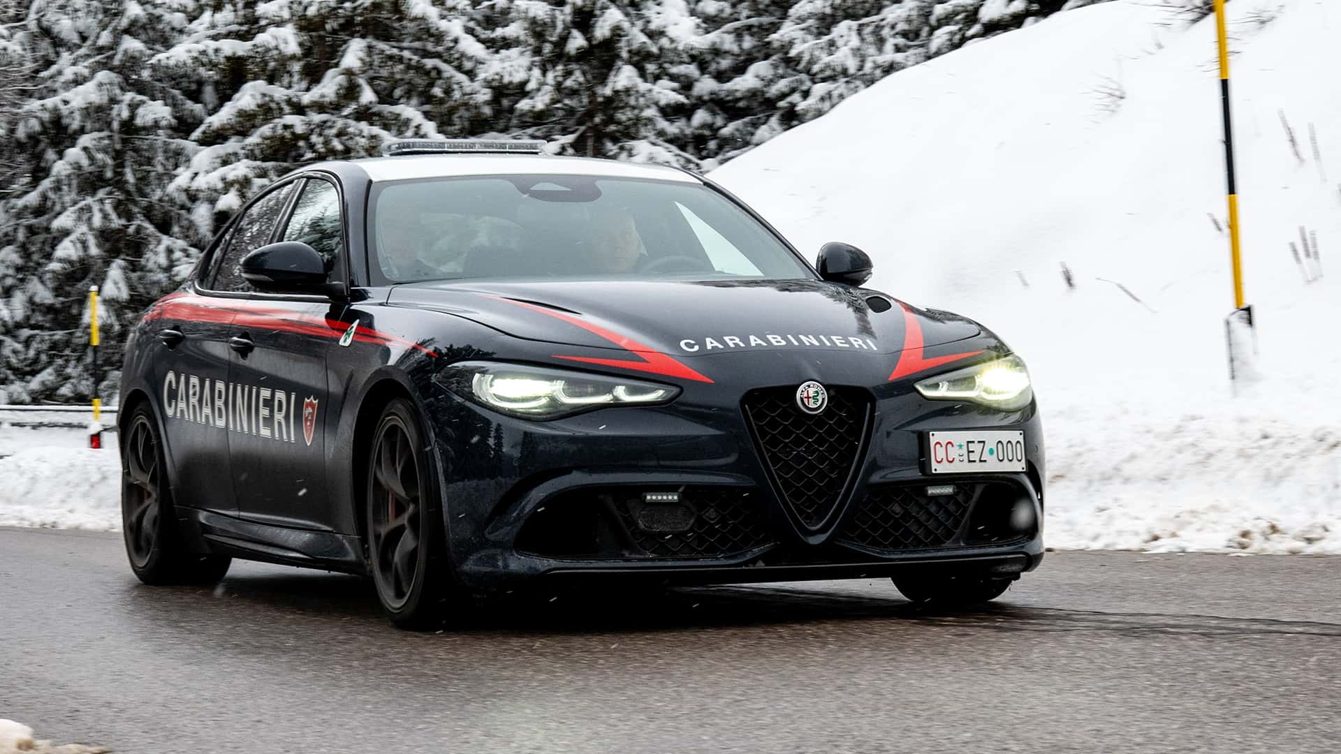 Alfa Romeo Giulia Quadrifoglio Carabinieri
