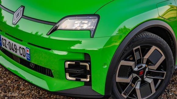 Renault 5 E-Tech: Een overwinning die het Britse automobillandschap opschudt