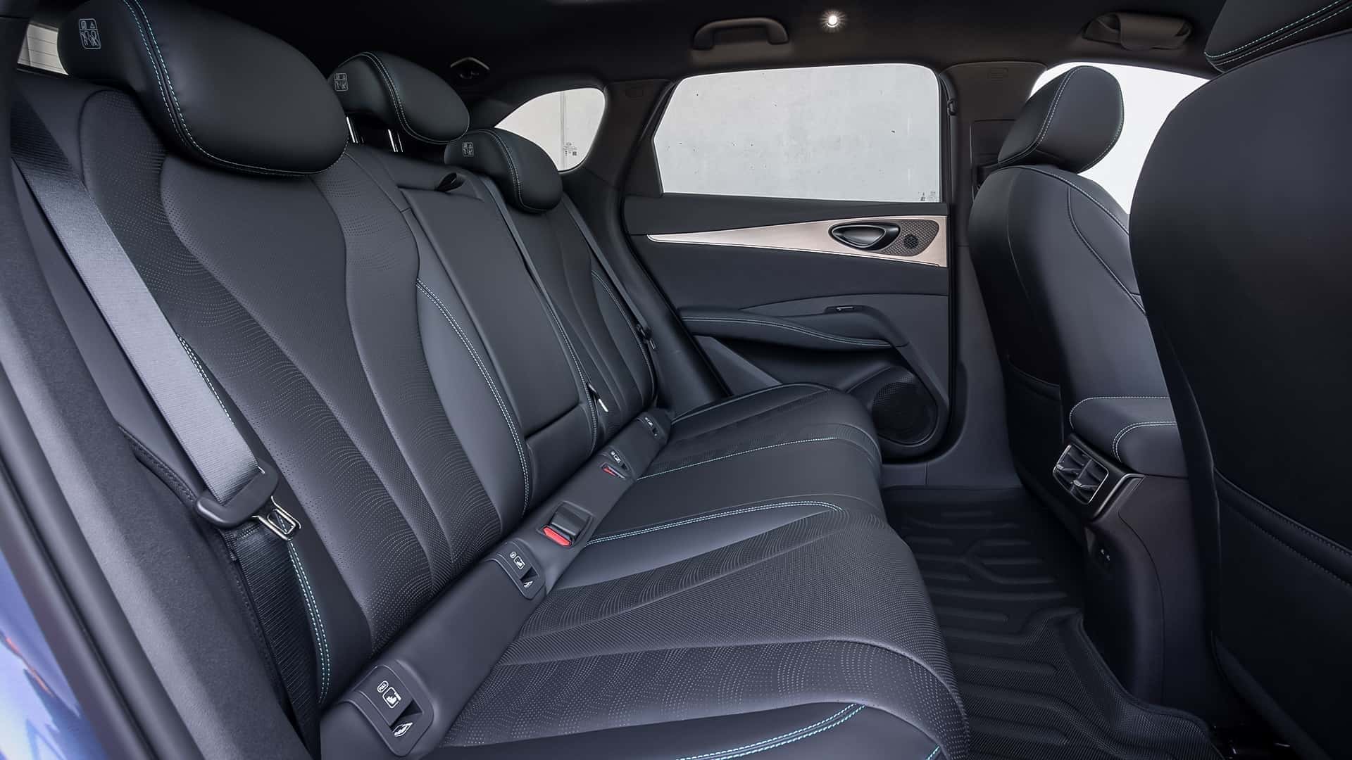 BYD Seal 6 DM-i Touring: رهان جريء لجذب العائلات الحديثة