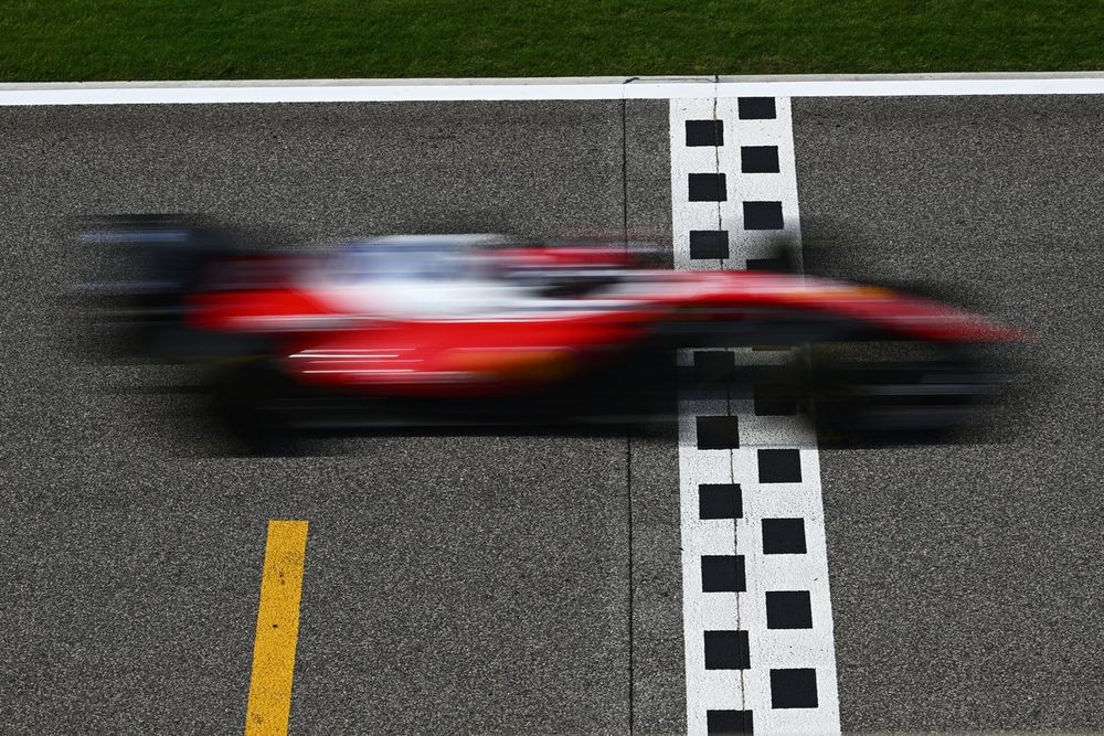 F1:法拉利领跑,梅赛德斯陷入困境,阿斯顿·马丁停滞不前