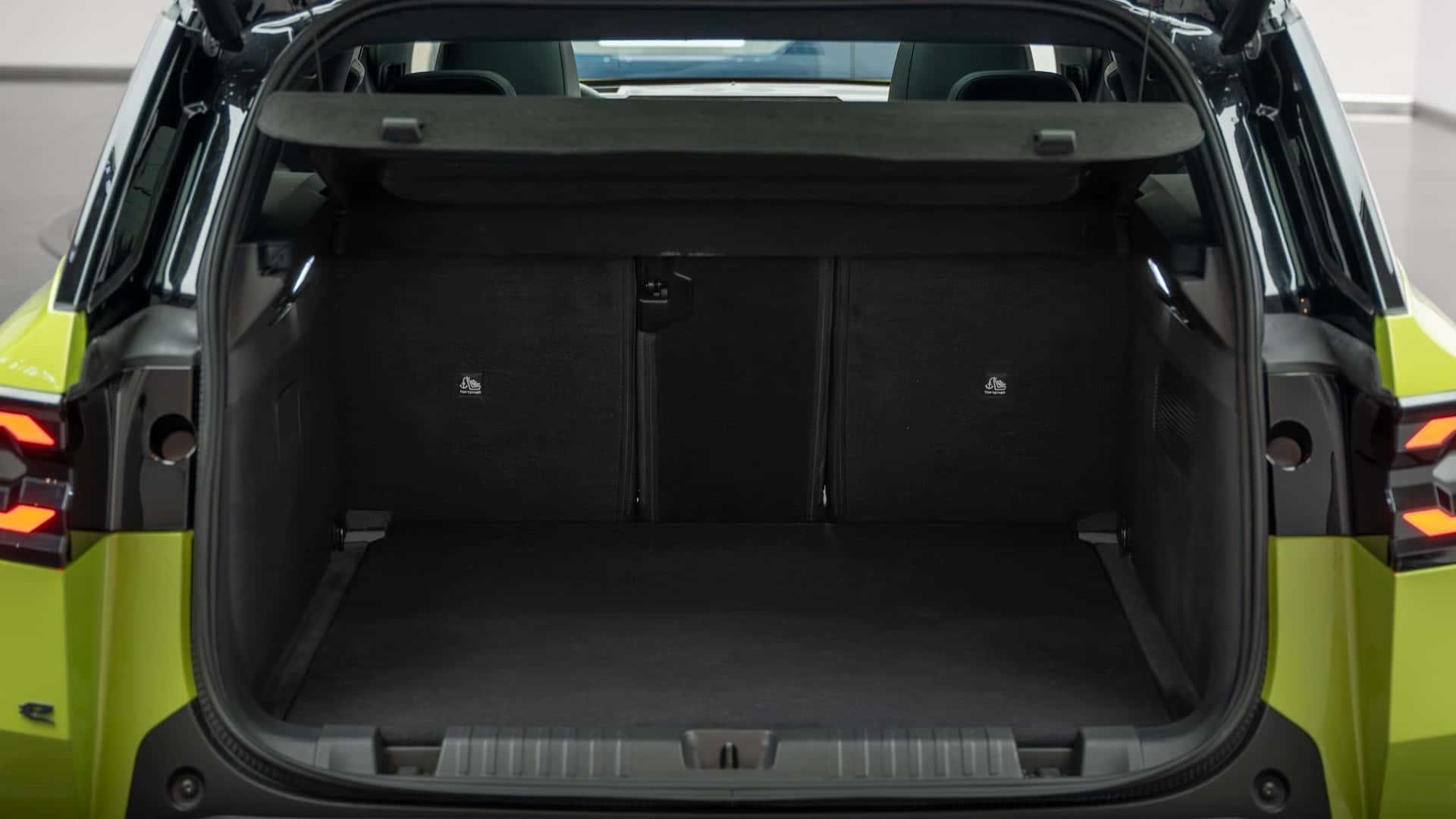 Jeep指南者与丰田RAV4：欧洲市场的电动SUV对决