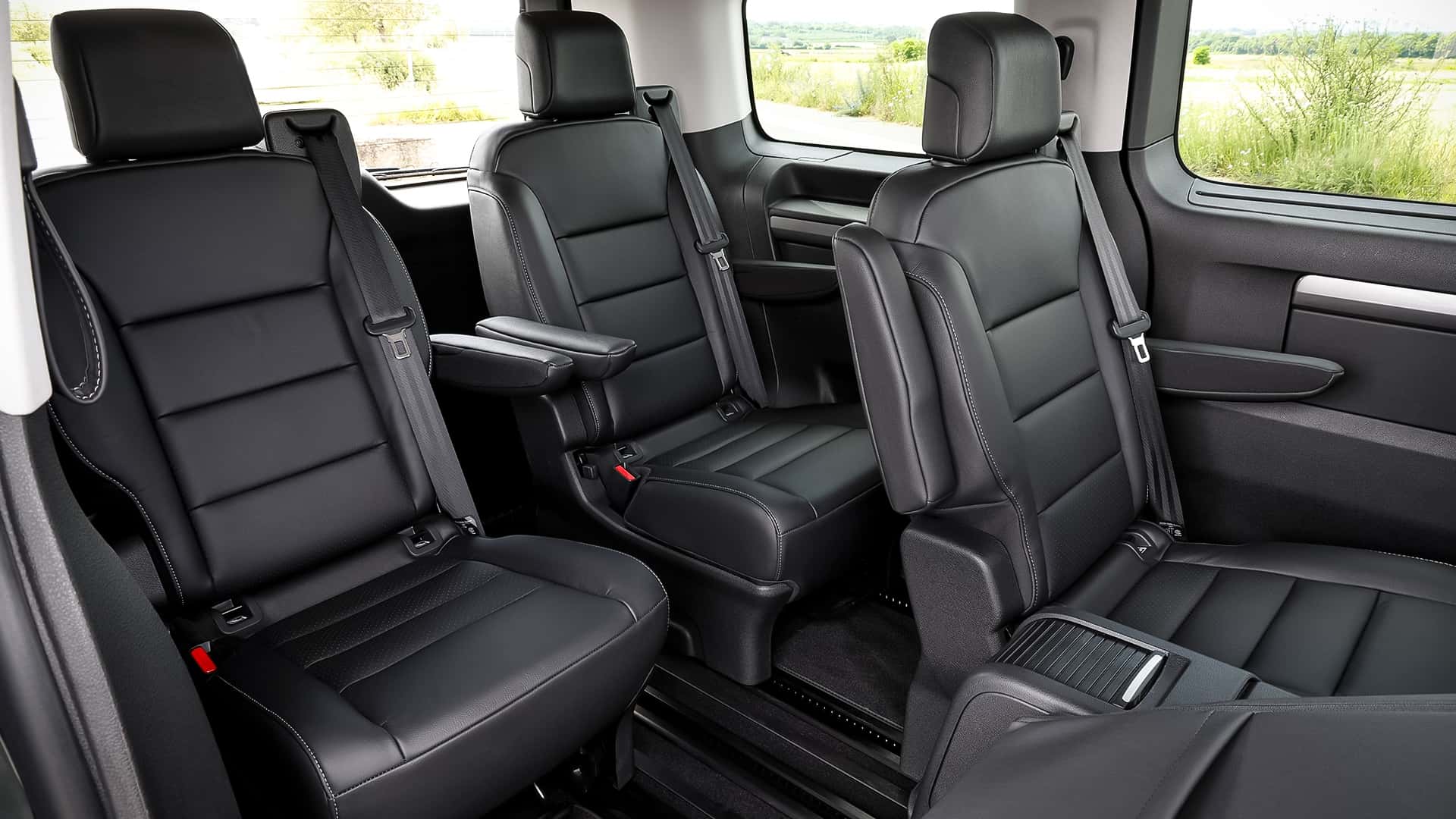 O Opel Zafira Enriquecido com um Novo Motor Diesel de 2.2 Litros