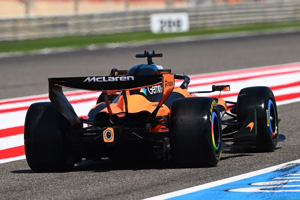 ماكلارين تستعد لمعركة الوزن: التحديات والاستراتيجيات لعام 2026