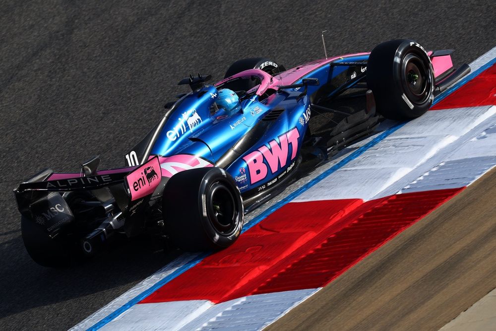 Ensaios de Inverno no Bahrein: Ferrari e McLaren em destaque, Red Bull e Mercedes em busca de velocidade