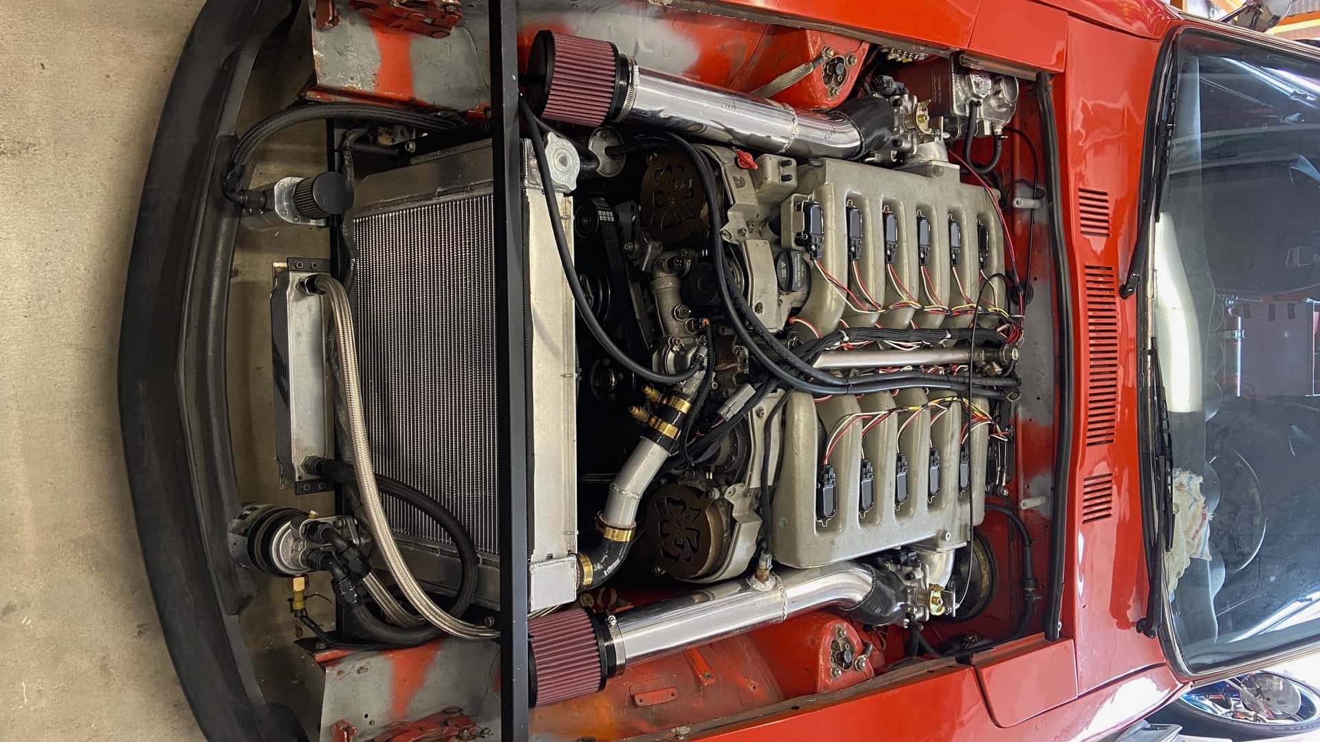 Datsun 240Z с V12: смелый шаг в мир классической производительности