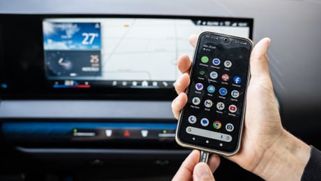 Google verbessert Android Auto: Radio direkt steuern