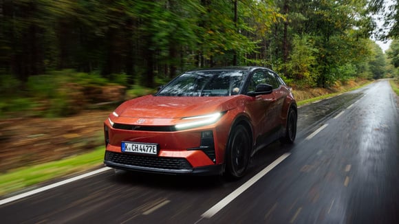 Toyota w obliczu wyzwań ekologicznych: apel o różnorodność technologiczną