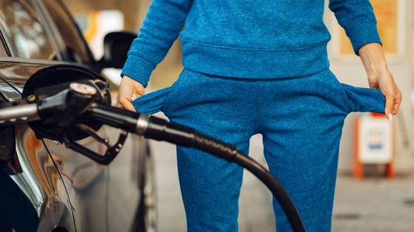 燃油价格飙升:政府面临信任危机