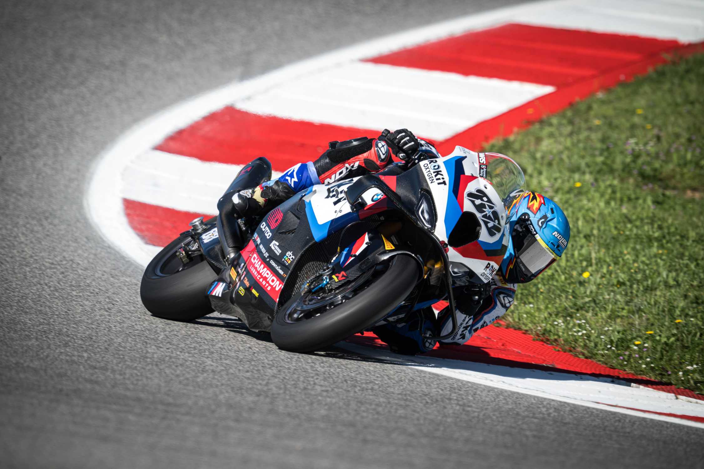 Oliveira Brilla con Triplete en Portimão