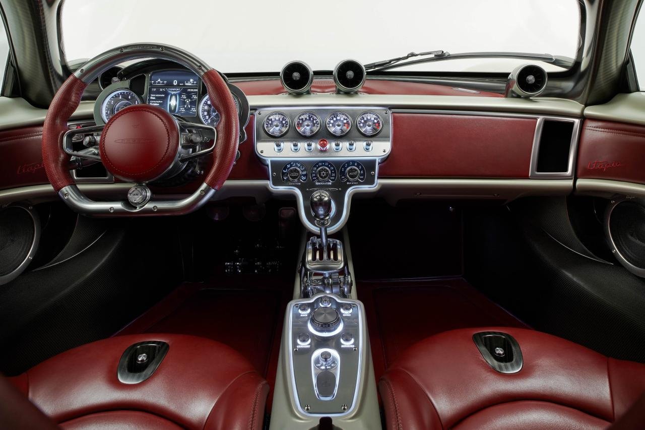 Pagani's One-Off Utopia Dazzles with Huayra R Lights
