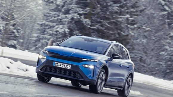 Sur le terrain des &eacute;lectriques le Skoda Elroq tire clairement son &eacute;pingle du jeu devant R5 E-Tech et Tesla Model Y.  &copy; Skoda