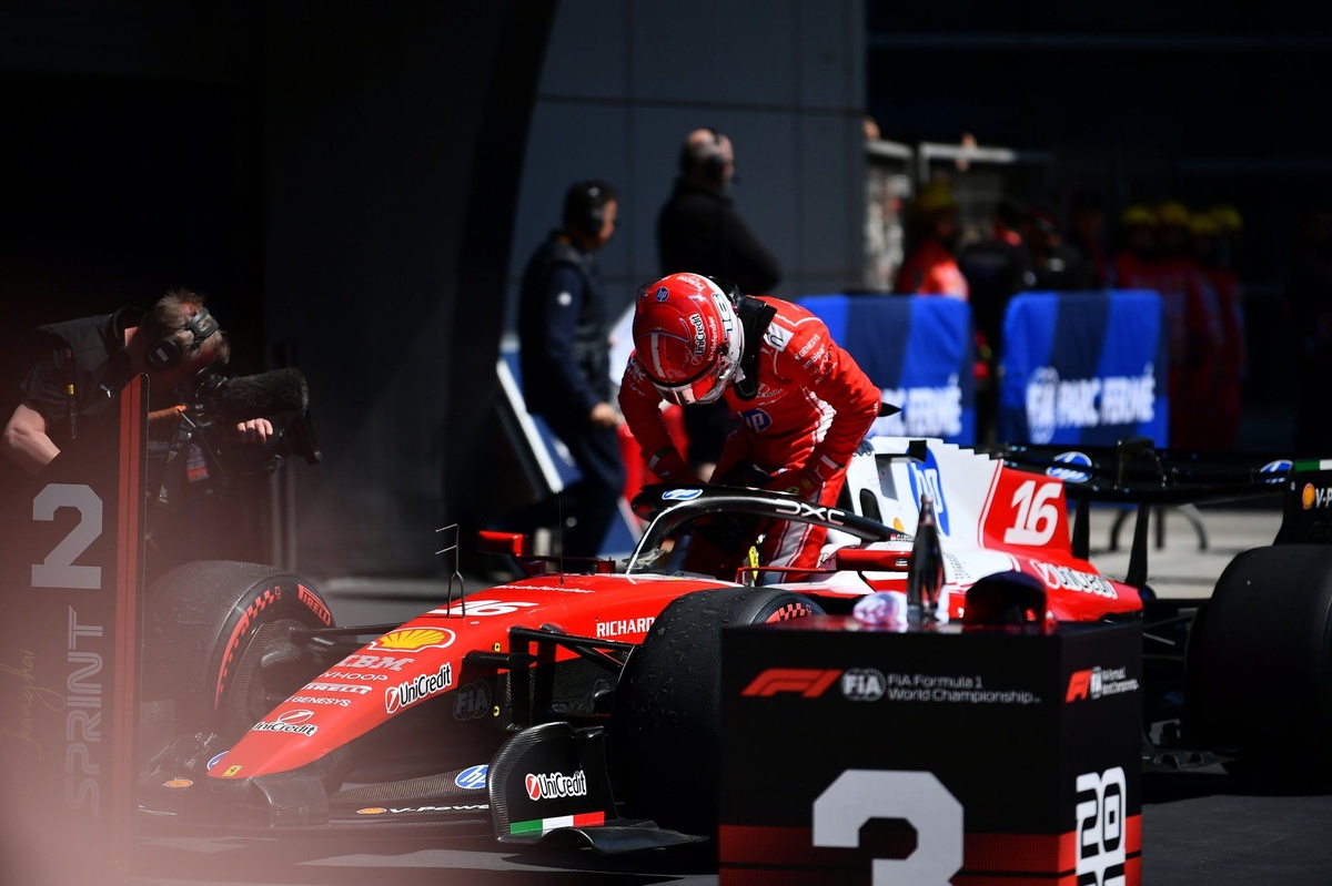 Leclerc frôle la catastrophe : entre frissons et promesses pour Ferrari
