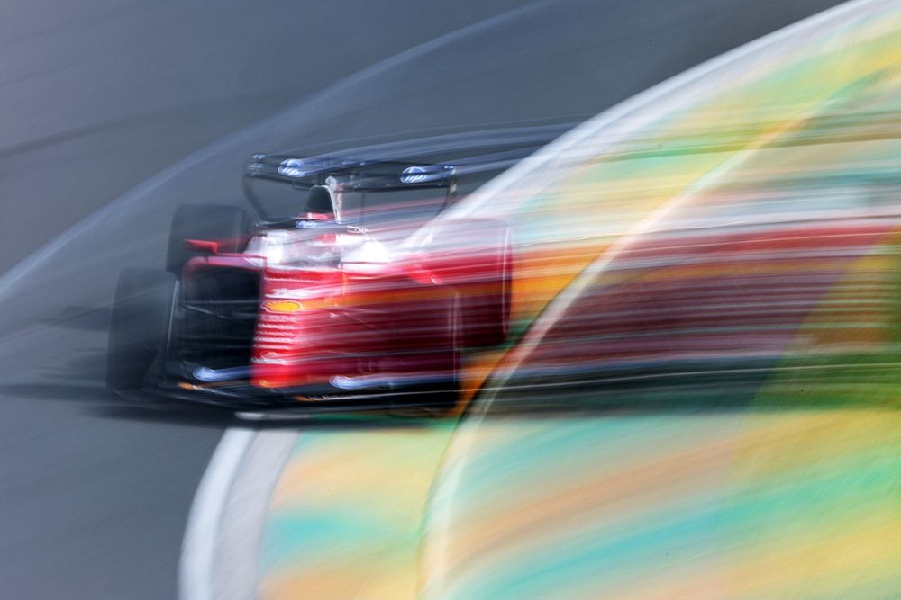 法拉利面临不确定性：在澳大利亚虚拟安全车下不进站的冒险决定