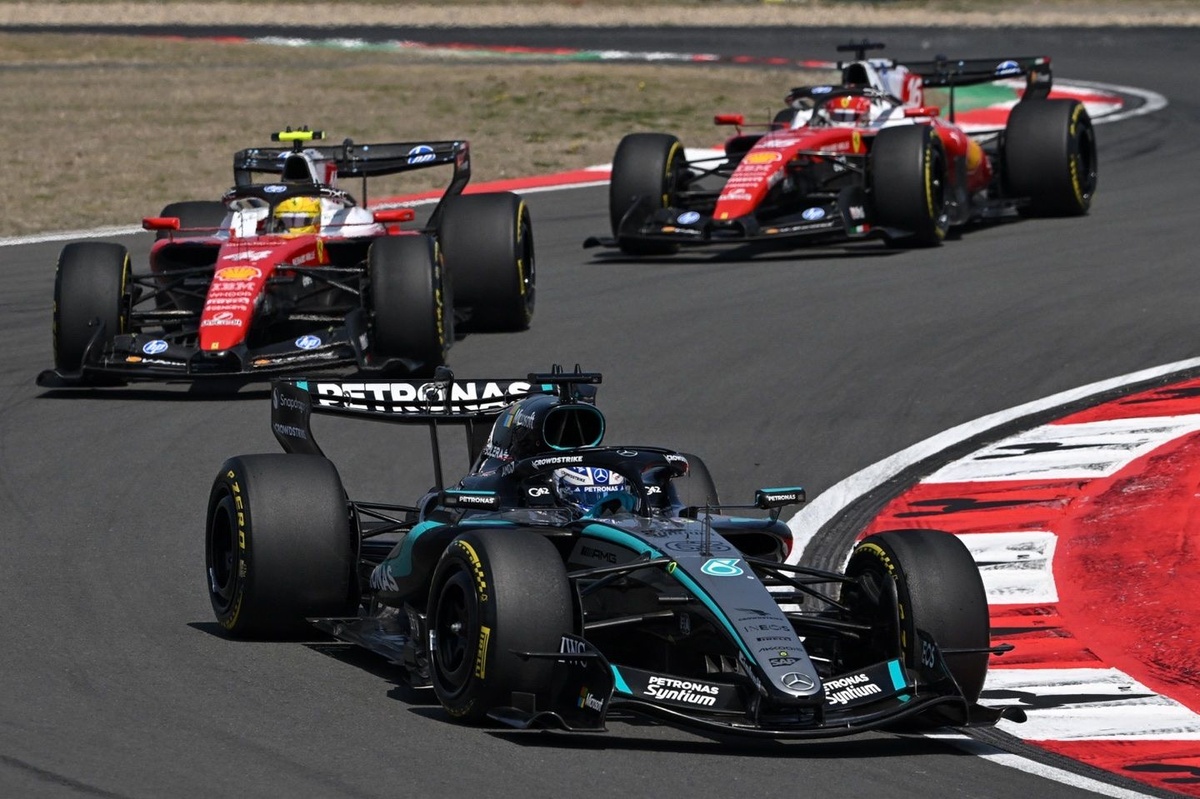 George Russell s’impose à Shanghai : Mercedes prend le dessus sur Ferrari