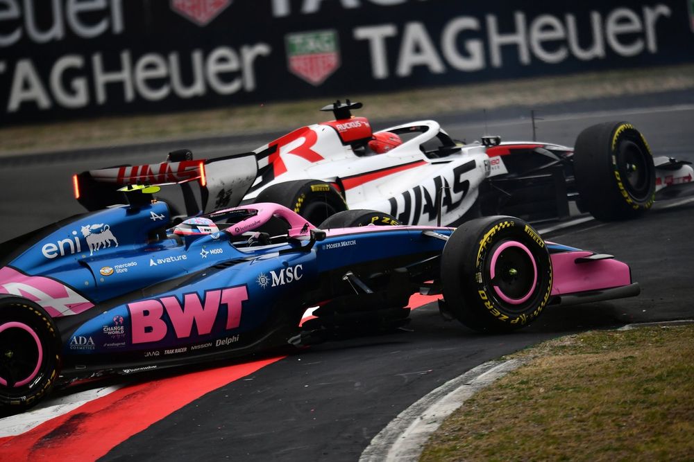 L'accrochage entre Esteban Ocon et Franco Colapinto au GP de Chine.