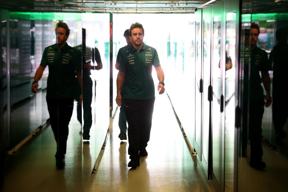 Alonso critica a Honda mientras aumentan las tensiones en Aston Martin en F1