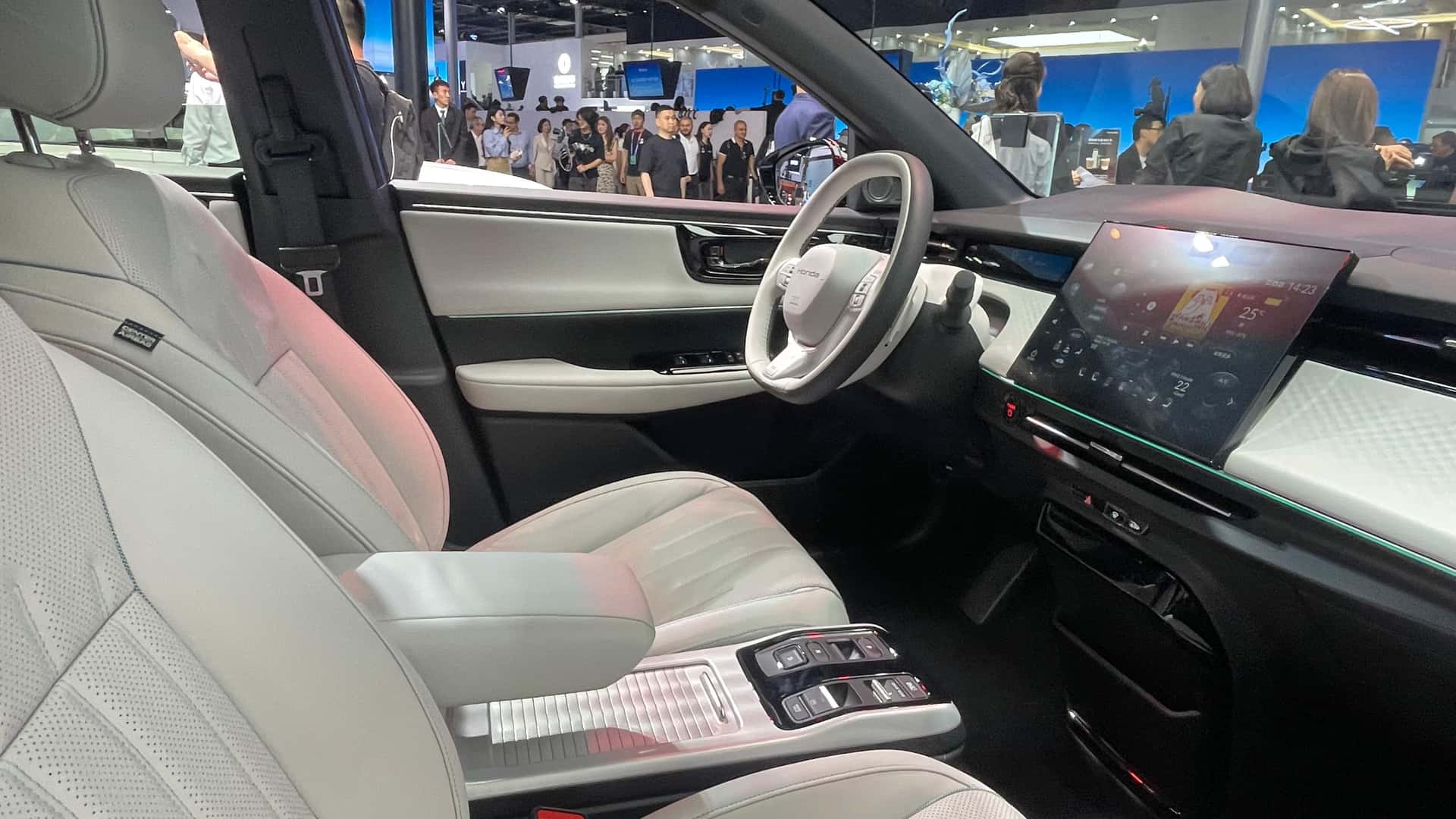 本田Insight重返市场，化身电动跨界车