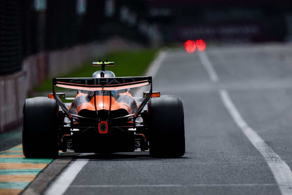 McLaren против Mercedes: отставание, которое вызывает беспокойство